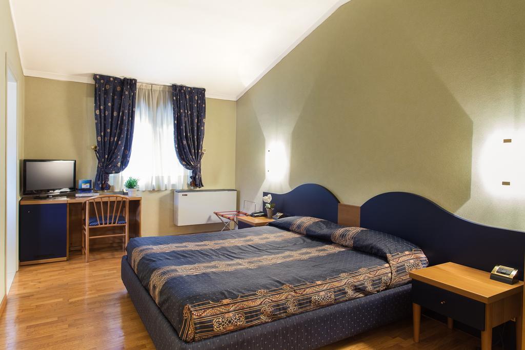 Hotel Gambara Phòng bức ảnh