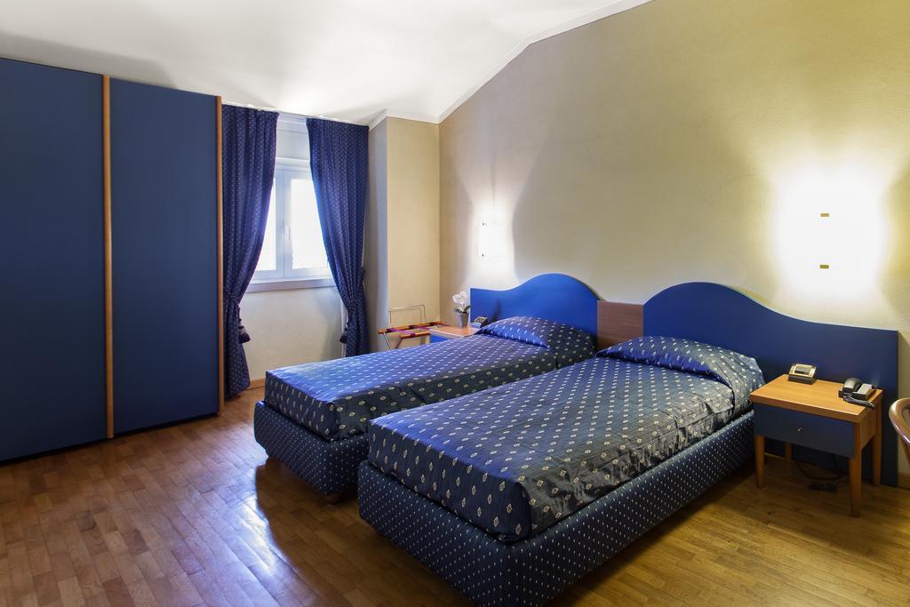 Hotel Gambara Phòng bức ảnh