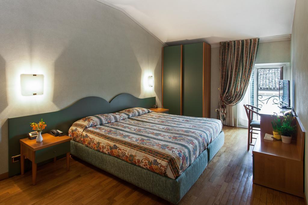 Hotel Gambara Phòng bức ảnh