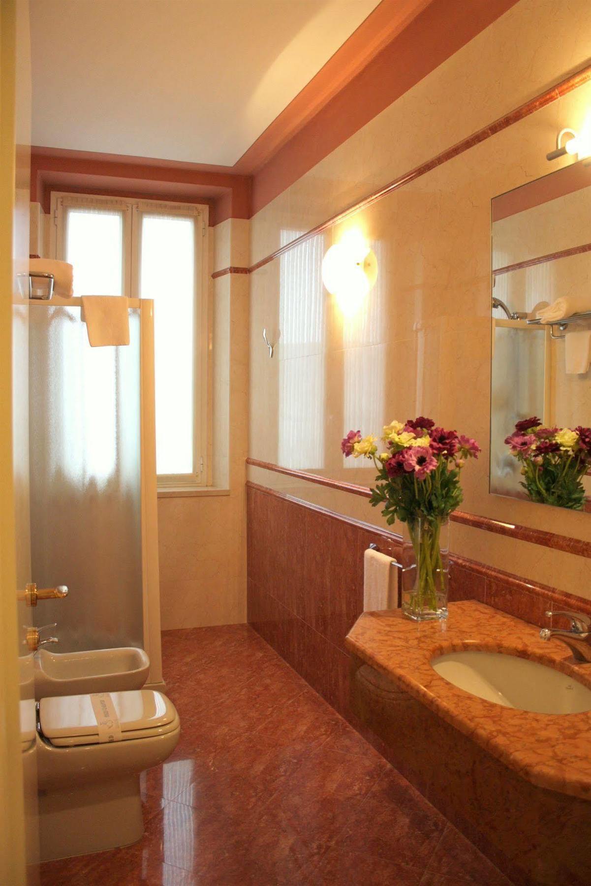Hotel Gambara Ngoại thất bức ảnh