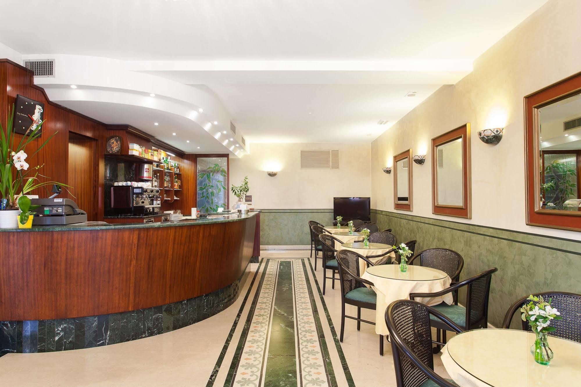 Hotel Gambara Ngoại thất bức ảnh