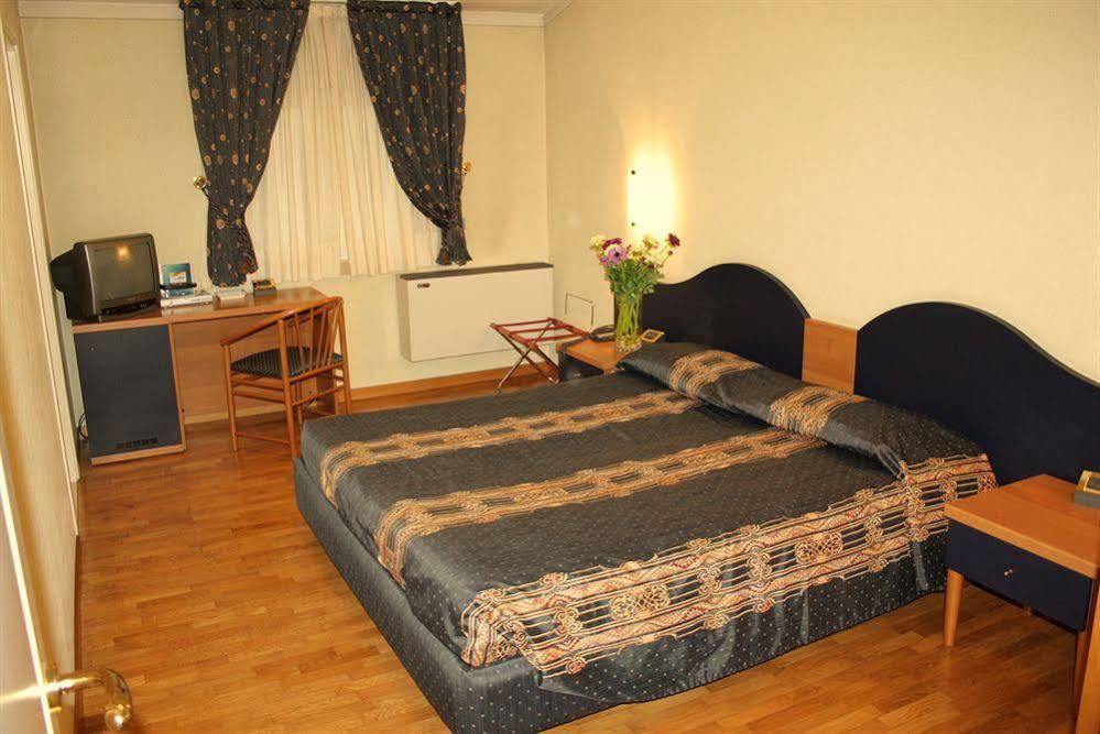 Hotel Gambara Ngoại thất bức ảnh